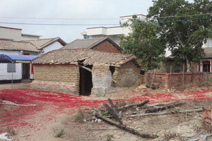 老旧乡村房屋场景