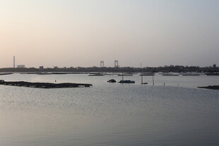 黄昏时分的宁静水域