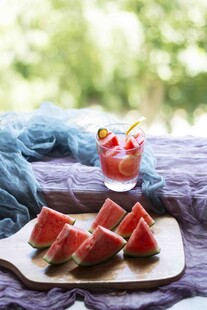 夏日美味西瓜与冰饮