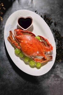 清蒸螃蟹配蘸料