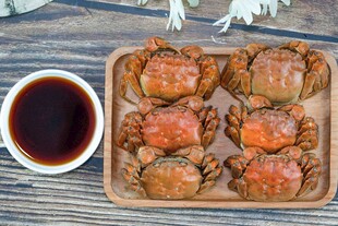 美味大闸蟹配蘸料