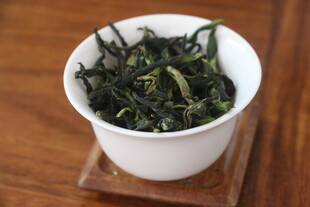 嫩绿茶叶