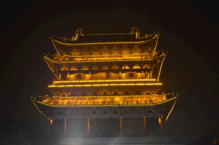 古楼阁夜景 灯火璀璨