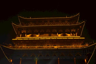古楼夜景 灯火璀璨