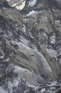 雪山峻岭岩石景观