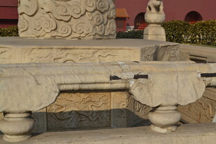 古典石栏杆细节特写