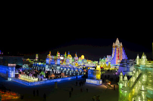 梦幻夜景城堡灯光秀