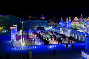 梦幻冰雪主题夜景灯光秀