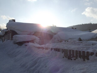 冬日雪乡的温馨景象