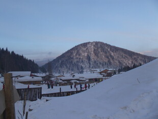 冬日山村雪景风光