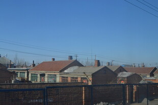 乡村民居 蓝天映衬下的宁静