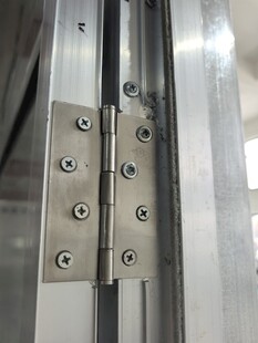 金属合页细节特写