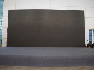 大型黑色幕布舞台场景