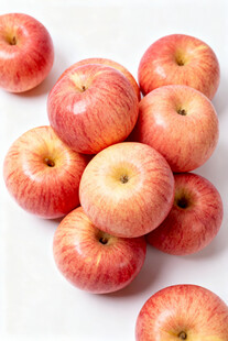 一堆新鲜红苹果