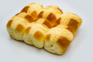 美味松软的方块椰蓉面包