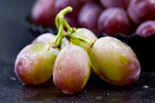 新鲜诱人的葡萄特写