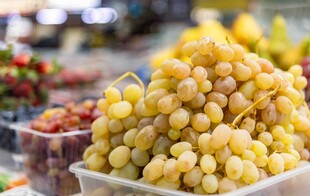 新鲜黄葡萄