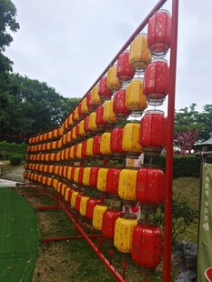 户外阵列式红黄灯笼景观