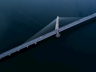 跨海大桥夜景俯瞰图