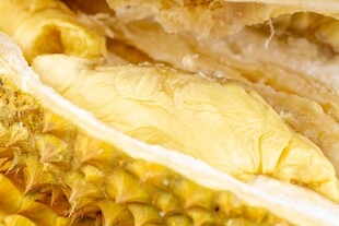 剥开的香甜榴莲果肉