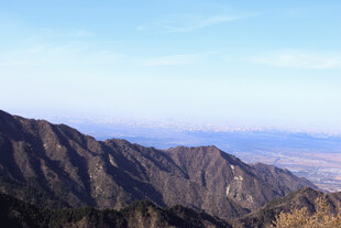 壮丽山景远眺