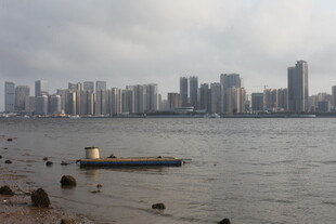 湛江海滨城市天际线景观