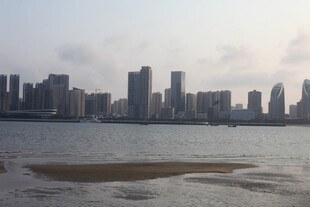 湛江城市江畔风光