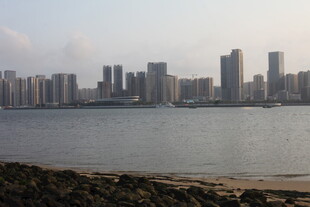 湛江城市江畔风光