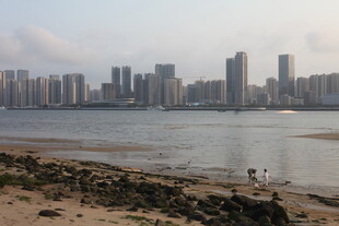 湛江城市滨水风光 宁静海岸