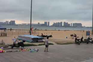 湛江城市边的户外休闲场景
