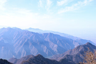 壮丽山峦风景