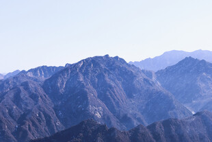 壮丽群山景观