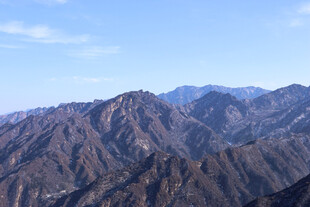 壮丽群山景观