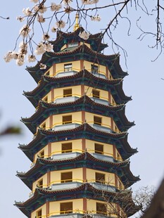 古色古香多层塔楼