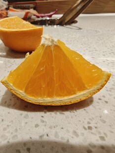 新鲜橙子切片特写