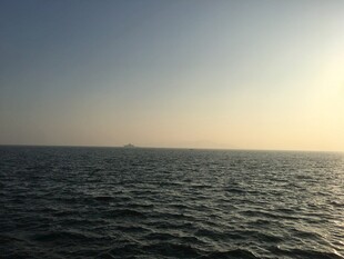 海上日出