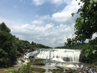 壮观自然瀑布景观