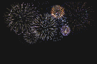 夜空中绚烂的烟花绽放