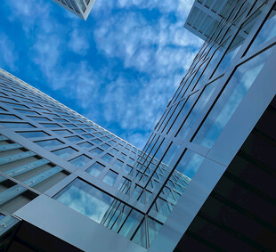 摩天大楼仰视都市景观