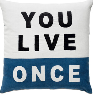 个性字母装饰抱枕