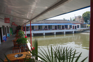 河畔临水商铺景观