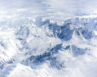 壮丽雪山景观