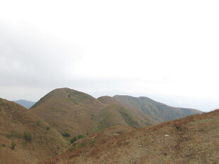 连绵起伏的壮丽山峦