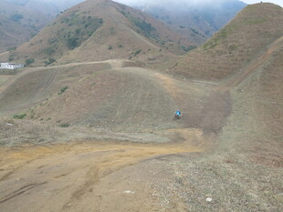 山间开阔地貌景观