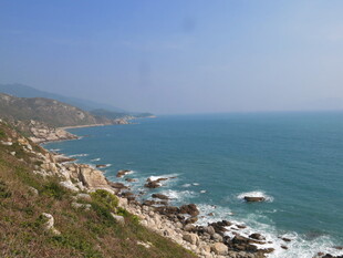 海岸风光 碧海与礁石相伴