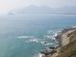 海岸风光 碧海青山相映