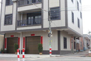 湛江街边多层居民建筑外观