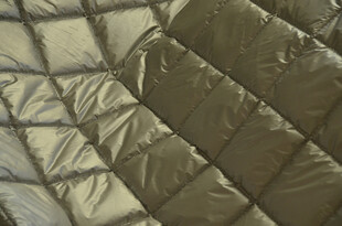 绿色绗缝面料细节展示