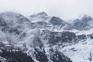 雪山壮丽景致