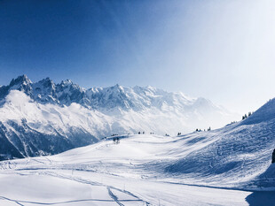 壮丽雪山冬日美景